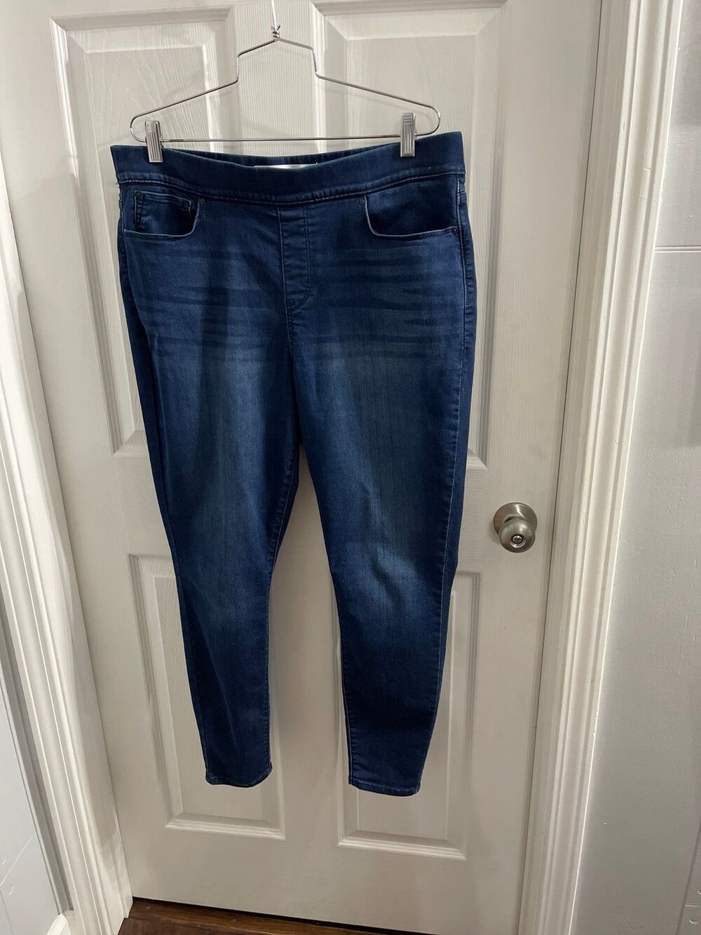 Signature by Levi Strauss & Co. Shaping Pull-On Super Skinny Jeans Size 18